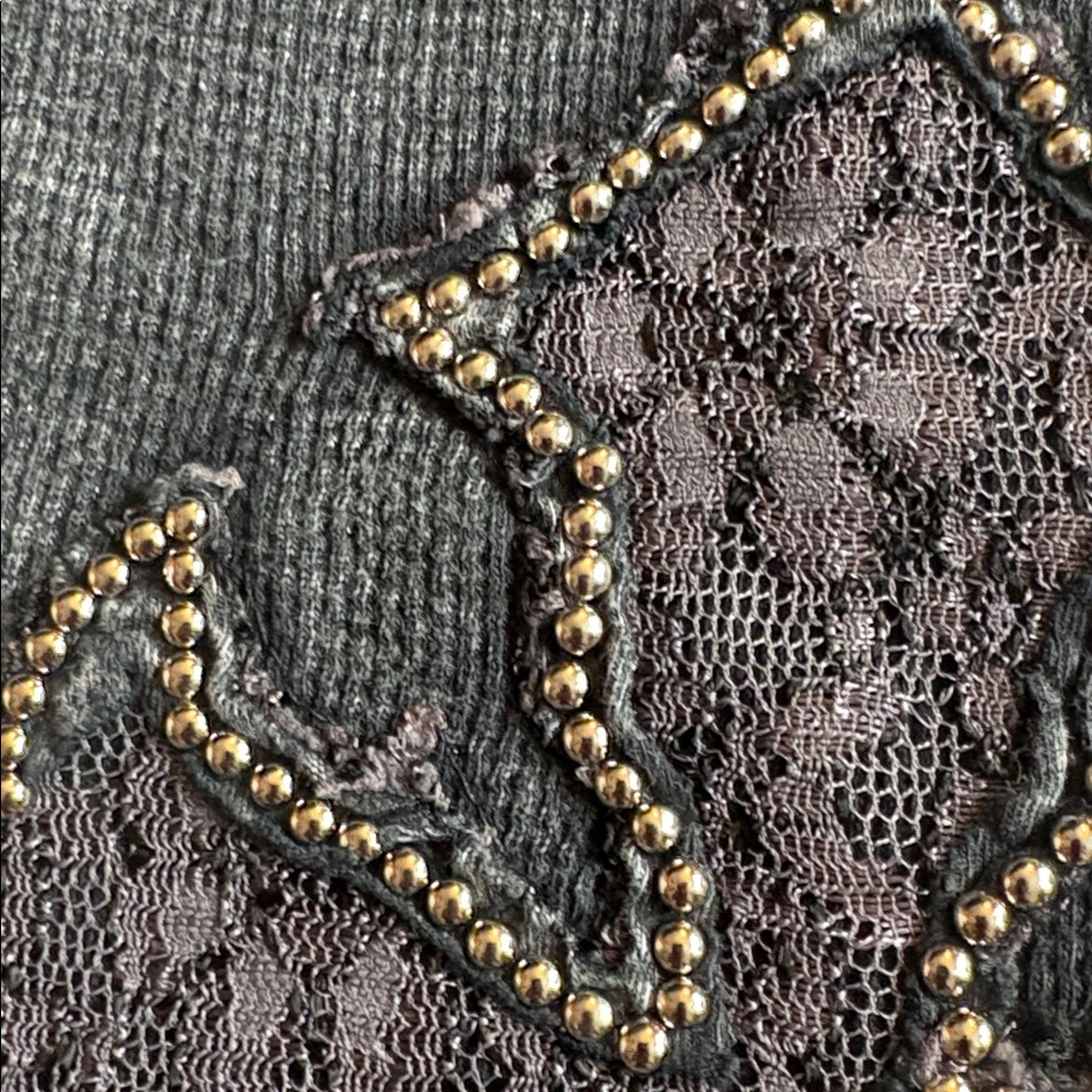 EUC Velvet Stone Tee Shirt w/Lace Cross Design Outlined in Silver Tone Beads - Picture 8 of 13